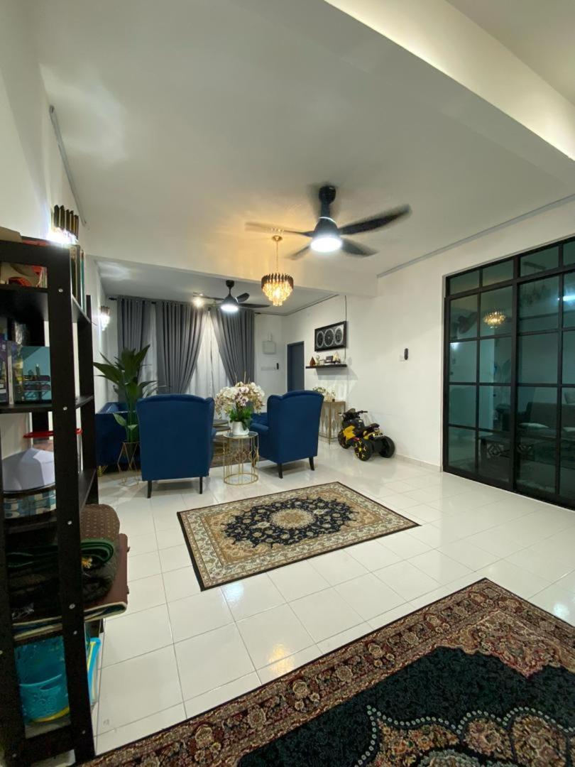 Holiday home Idaman Jasin